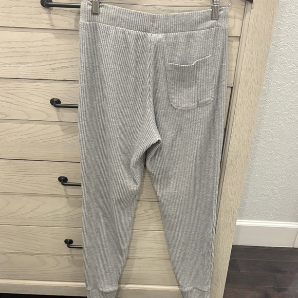 ALO Yoga Womens Light Gray Ribbed Sweatpants - Picture 8 of 10